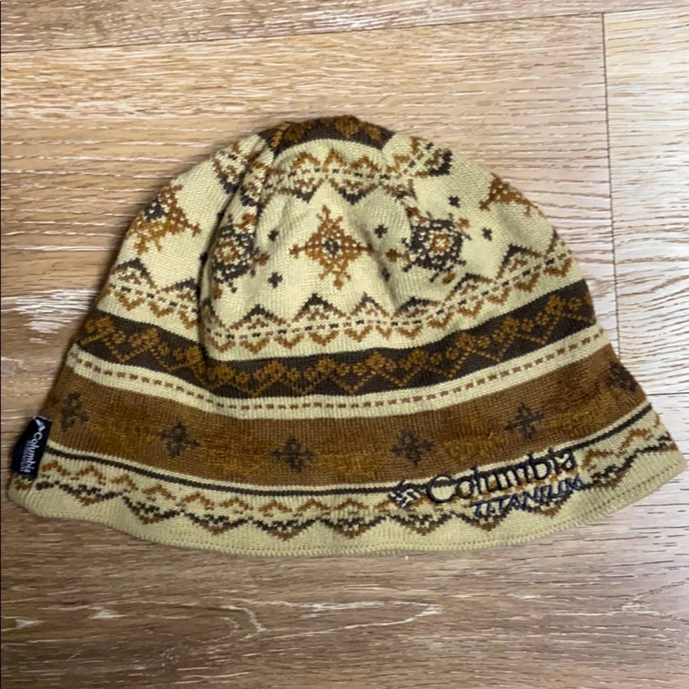 Columbia Beanie Patagonia North Face Like New